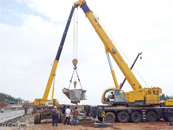如何(hé)購買一台好的隨車吊
？購買隨車吊注(zhù)意事項